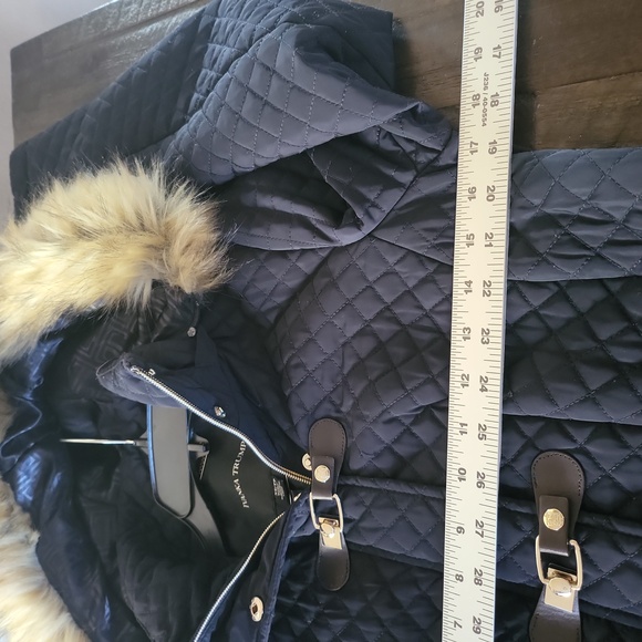 IVANKA TRUMP Dark Blue Quilted Puffer with Faux Fur - Picture 6 of 7